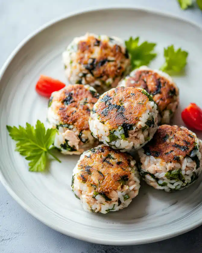 Rezepttitel: Tuna-Reisbällchen – Ein einfaches und leckeres Lunchbox-Rezept