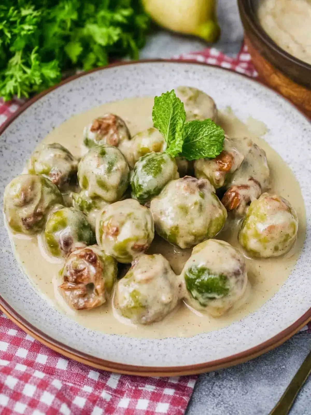 Cremige Rosenkohl mit Speck für den Winterzauber 4 Cremige Rosenkohl mit Speck und cremiger Sauce